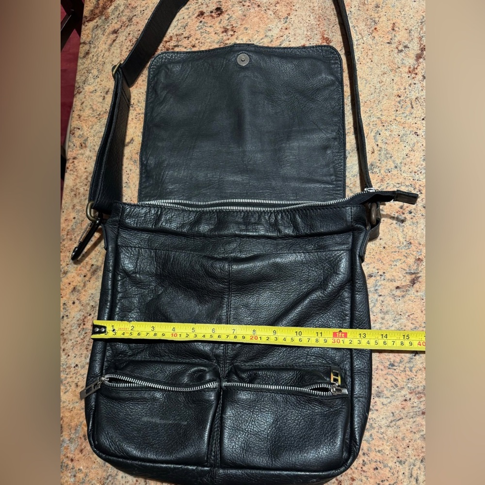 Black bag /murse. 100% leather. Made in Ecuador. - Picture 11 of 11